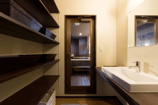 "-TSUKI RAKU-" This room comes with a semi-open-air bath with natural hot spring water. Only one group per day is allowed in this room!