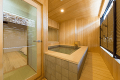 星楽：半露天風呂