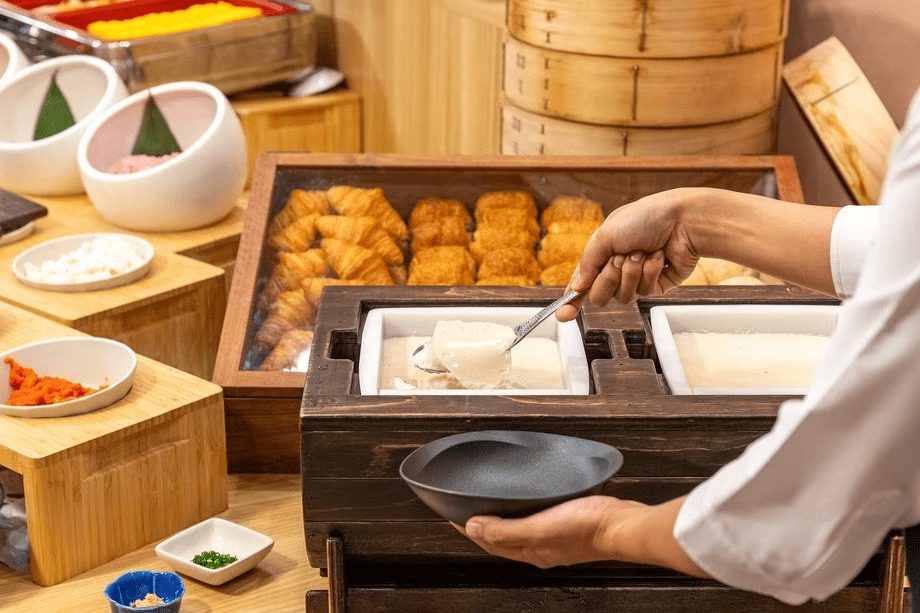 地元食材を使ったビュッフェ朝食と、サウナ温泉でととのう（朝食付）