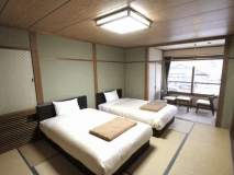 ツインルーム（バストイレ付き）一例