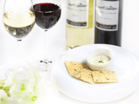 フィンガーフード（トリュフクラッカー＆クリームチーズ）