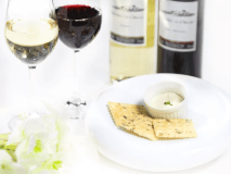 フィンガーフード（トリュフクラッカー＆クリームチーズ）