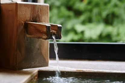 【記念日プラン│2食付】雪国キュイジーヌと薬湯に浸るアニバーサリーステイ〈フラワーアレンジメント・乾杯酒特典付〉