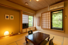 【松】源泉かけ流し露天風呂付 8畳の小さな和室