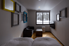 冬の醸す森は　雪山や雪壁の雪景色をお楽しみいただけます。