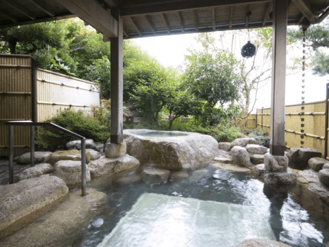 四季折々の景色を感じられる露天風呂