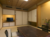 Japanese-style room 10 tatami mats (with bath and toilet)