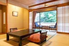 Japanese-style room 10 tatami mats (with bath and toilet)
