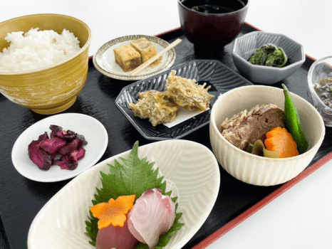 奄美の幸をふんだんに取り入れた「島御膳」