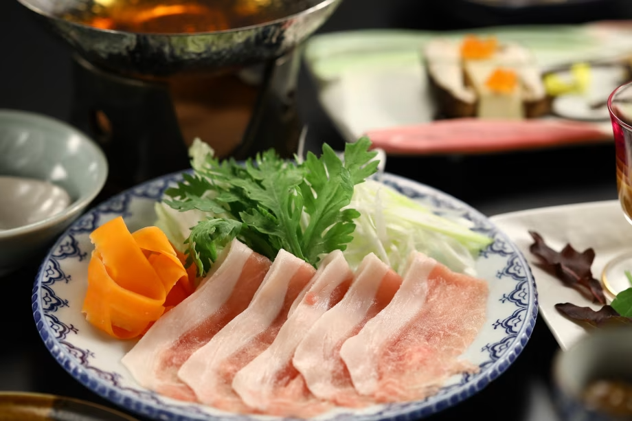 11月から3月までは「信州の塩麹鍋」をご用意しいたします。 11月から3月までは「信州の塩麹鍋」をご用意しいたします。