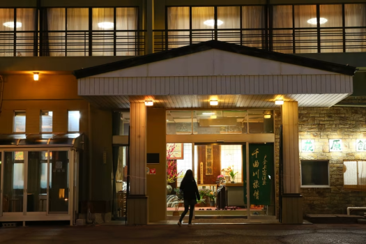 夜の外観一例