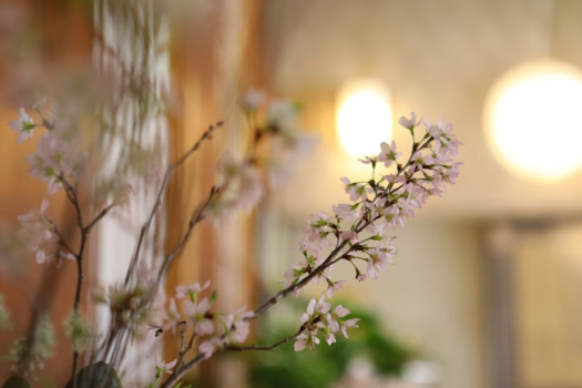 季節の花を活けてお客様をおもてなしいたします。 季節の花を活けてお客様をおもてなしいたします。