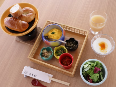地元の有名店「ラ・パン・エレガント」のパンと食べるソース4種をご提供