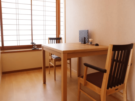 ■半個室食事処｜木の温かみを感じる空間