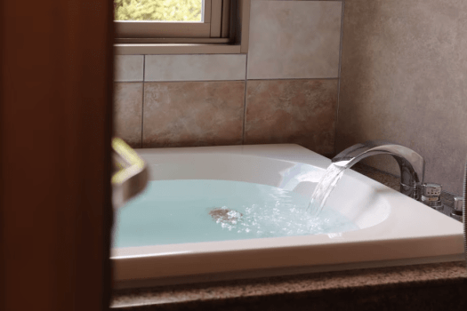 温泉につかり疲れを癒す　お好きな時間にごゆっくりどうぞ