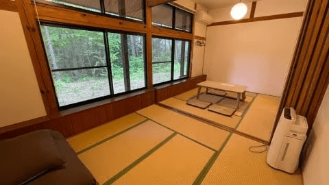 ホップガーデンロッジ（3名部屋&times;3　2名部屋&times;1／最大11名まで）