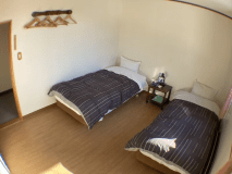 Room22 Twin（南向き 10.5平米 テーブル付き）