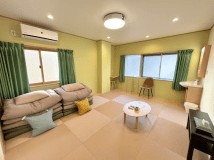 最大3名様までご利用可能な広々としたモダン和室です。