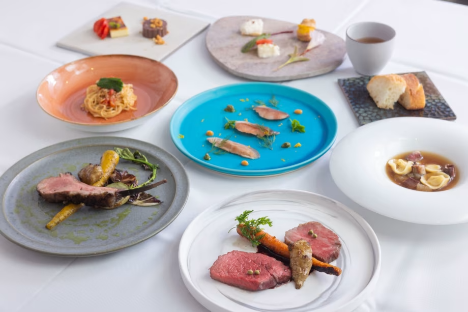 【 ディナー + 朝食プラン 】★ラウンジ（フリードリンク・おつまみ付き）・貸切露天風呂利用可