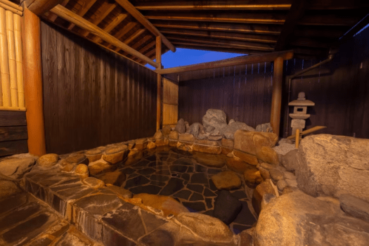 【 素泊りプラン 】★ラウンジ（フリードリンク・おつまみ付き）・貸切露天風呂利用可