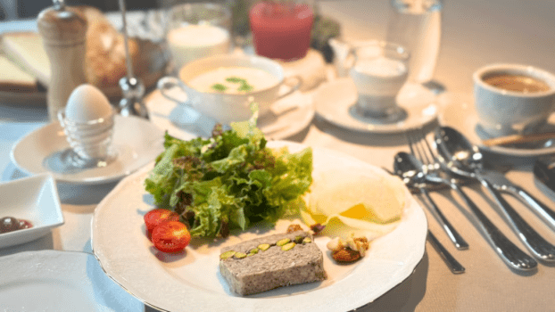 【 朝食プラン 】★ラウンジ（フリードリンク・おつまみ付き）・貸切露天風呂利用可