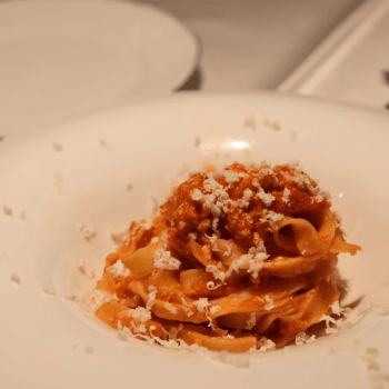 イルリコッターロ様からいただくチーズと地元トマトのポモドーロソースで