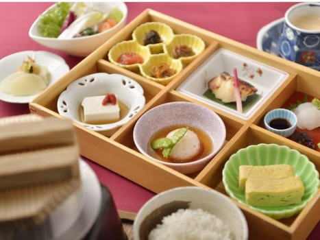 釜炊きの北海道米と和食箱膳