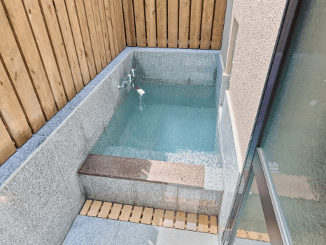 露天風呂_内湯付き和洋室（ツインベッド）