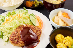 【夕食】 - 写真は一例です -