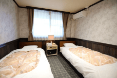 *ツイン（トイレ付）…カップルやご夫婦におすすめ