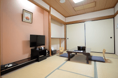 *和室6畳（トイレ付）…定員3名まで