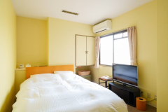 【ダブルルーム】洋室禁煙12平米～（バスなし・眺望なし）