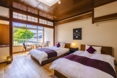 【スーペリアツイン】和の雰囲気と洋の快適さ融合。静かな寛ぎが訪れるツインベッドルーム。