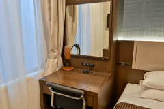 禁煙ビジネスシングルルーム（サータ社製シングルベッド）