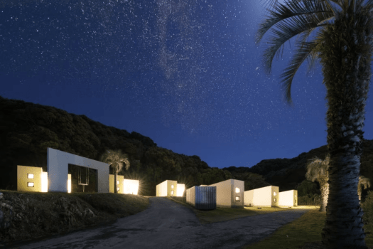 手を伸ばせば届きそうなほどの星空に包まれる、ここだけの絶景ナイトビュー。