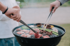 こだわり食材を炭火で焼いて、アウトドアごはんを楽しもう！