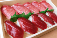 【女川寿司・まぐろ三昧】女川・明神丸のミナミマグロ。赤身と中トロを食べ比べる贅沢な10貫