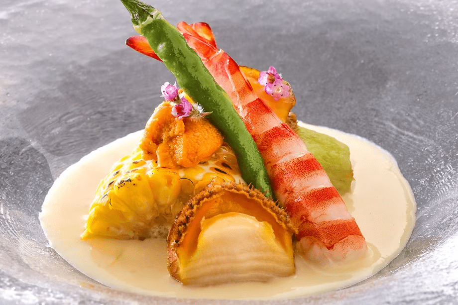 鮑・雲丹・車海老と夏野菜の合盛り　和風ヴィシソワーズ。一例です。