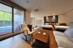 ２０２ 陶器露天風呂付客室です。