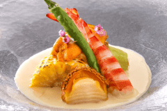 鮑・雲丹・車海老と夏野菜の合盛り　和風ヴィシソワーズ。一例です。