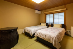 モダン和室10畳(ツイン)　※別棟※貸切半露天風呂付
