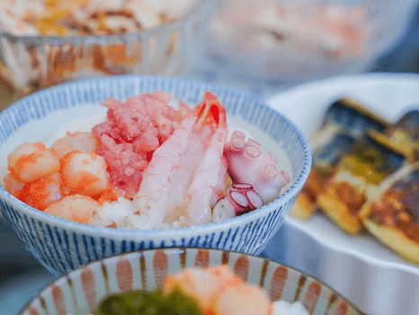 朝食ビュッフェイメージ〈セルフミニ海鮮丼〉