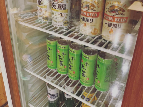離座専用「千代見草」にて湯上りドリンクをサービス