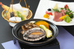 【鮑付会席料理】季節によって料理が変わることがあります（イメージ）