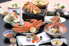 1.8杯相当の蟹を使用（冷凍の蟹）
蟹刺し、姿ボイル、蟹鍋、焼き蟹、蟹天婦羅の蟹尽くし5品をお楽しみください。