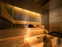 【天降川】の専用サウナ。フィンランド式のローリューも体験できます