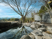 【天降川】の客室露天風呂。雲海と霧島の大自然と天気が良ければ桜島も見えます。