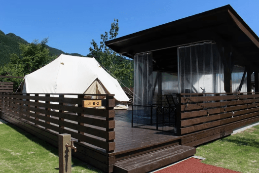 【愛犬と泊まれる】自由な食材持ち込みで楽しむ、ノーラ名栗の素泊まりグランピング