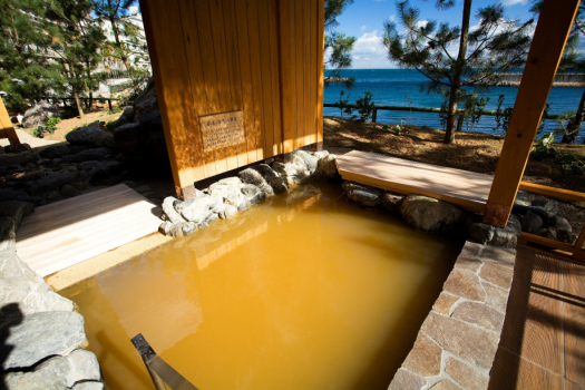自家源泉のにごり湯は淡路棚田の湯・くにうみの湯