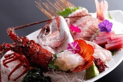 料理長が食材を吟味して特別会席に仕上げる季節のスペシャリテ（料理イメージ）